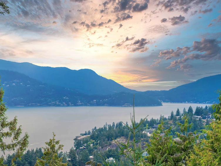 5343 Monte Bre Crescent, West Vancouver, BC, V7W 3A7