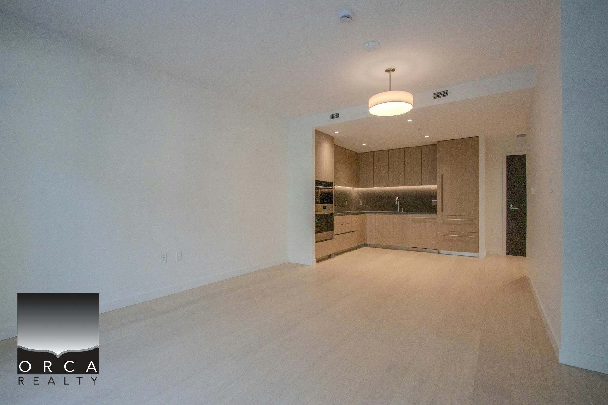 107-777 Harbour Way, North Vancouver, BC, V7P 0G2 - 6