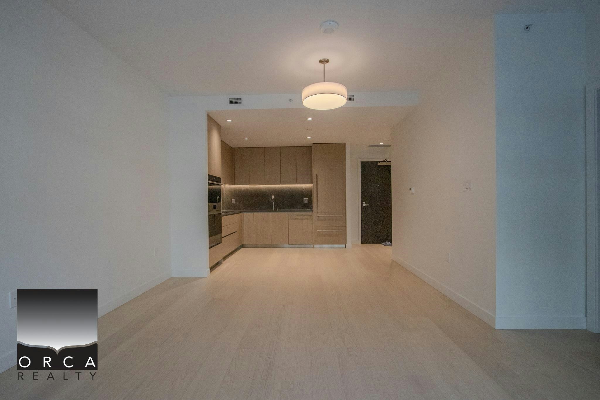 107-777 Harbour Way, North Vancouver, BC, V7P 0G2 - 8