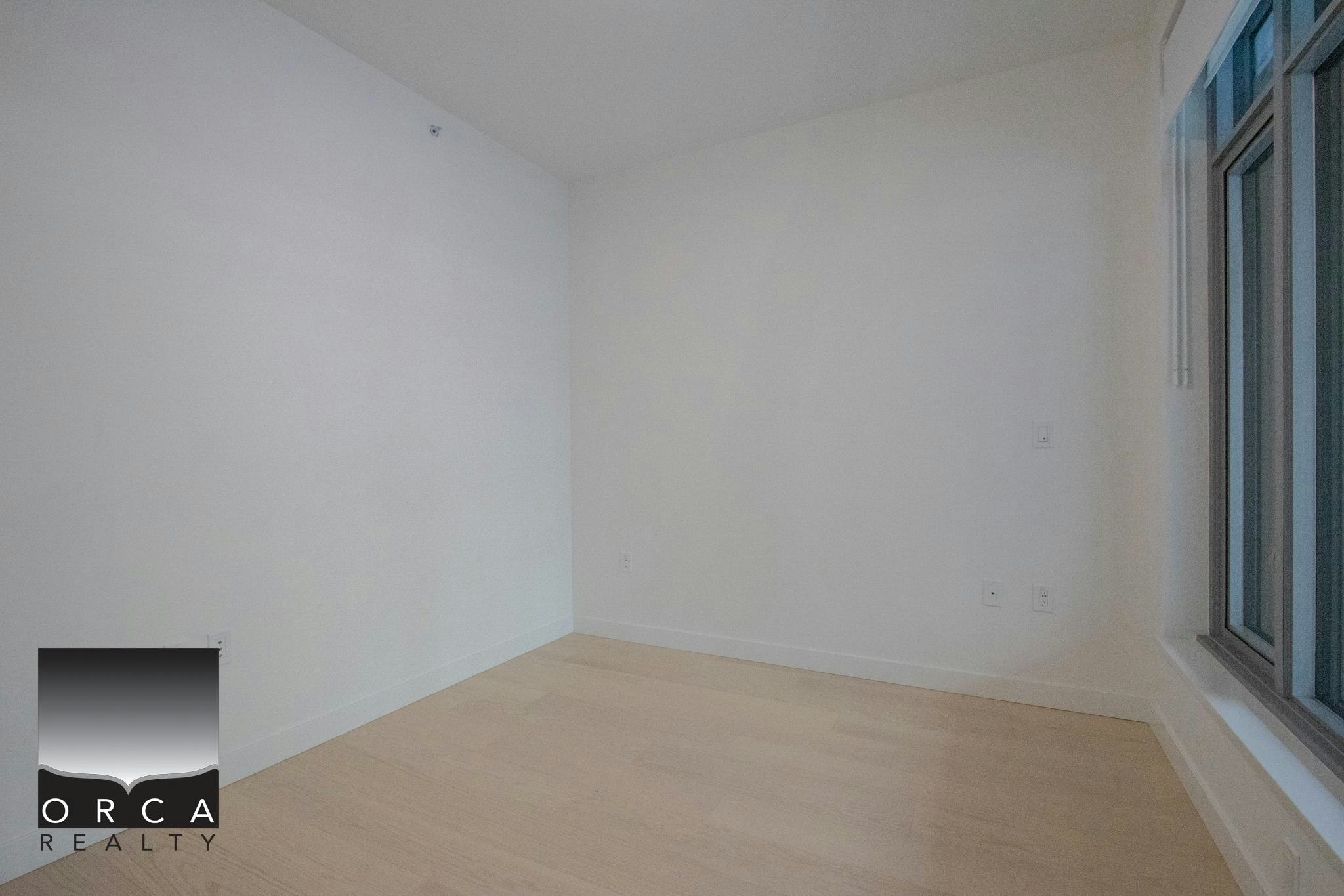 107-777 Harbour Way, North Vancouver, BC, V7P 0G2 - 5