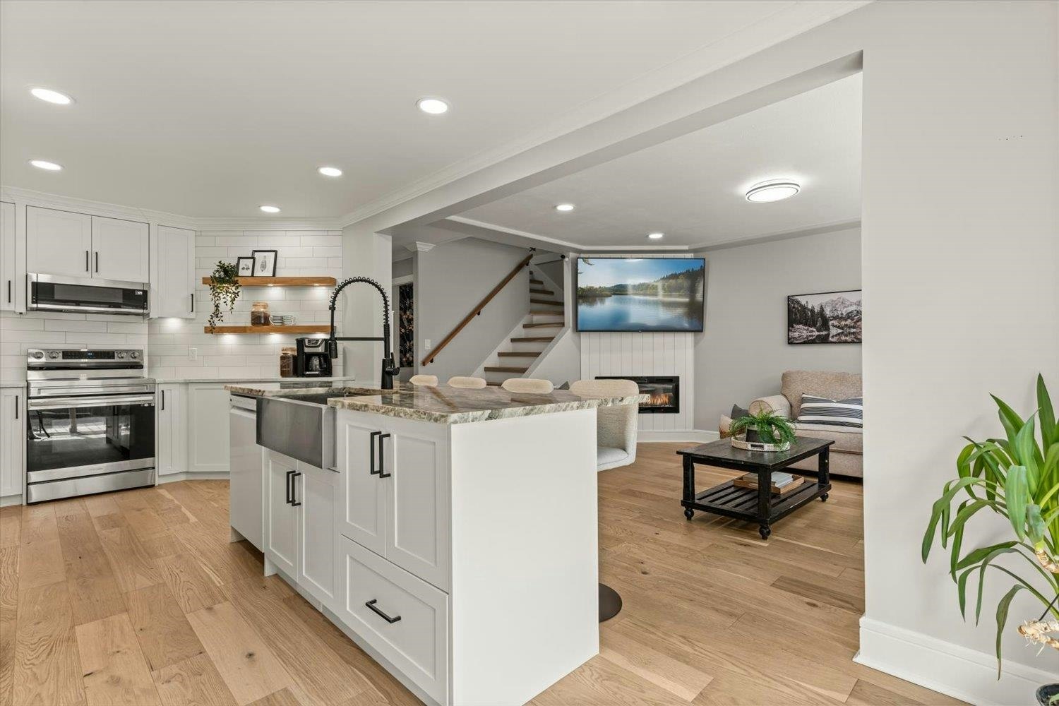 176-6450 Vedder Road, Chilliwack, BC, V2R 5N7 - 6