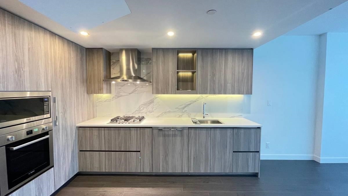26XX-13768 100 Ave, Surrey, BC, V3T 0V2 - 2
