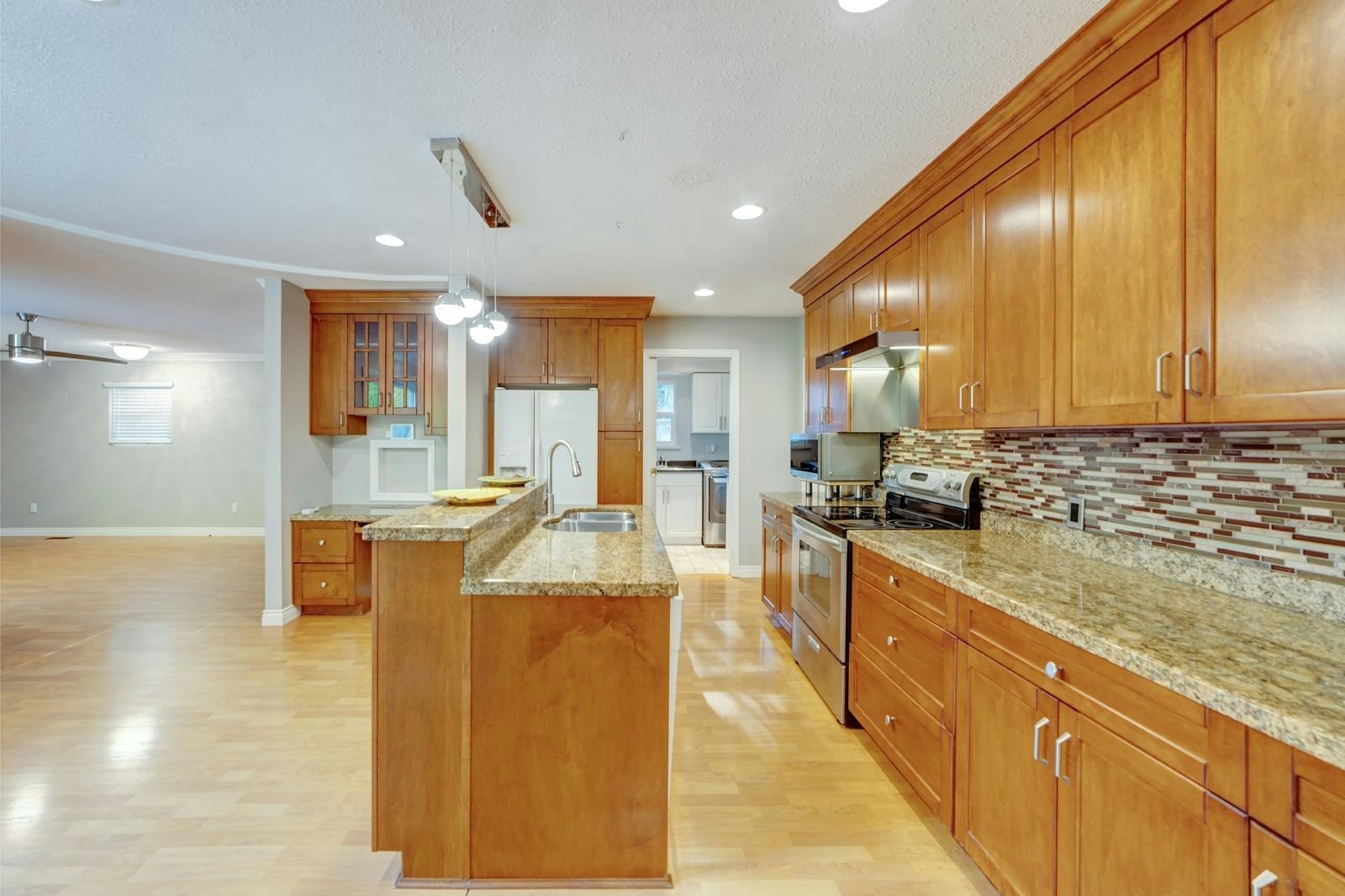 8566 109b Street, Delta, BC, V4C 4H3 - 3