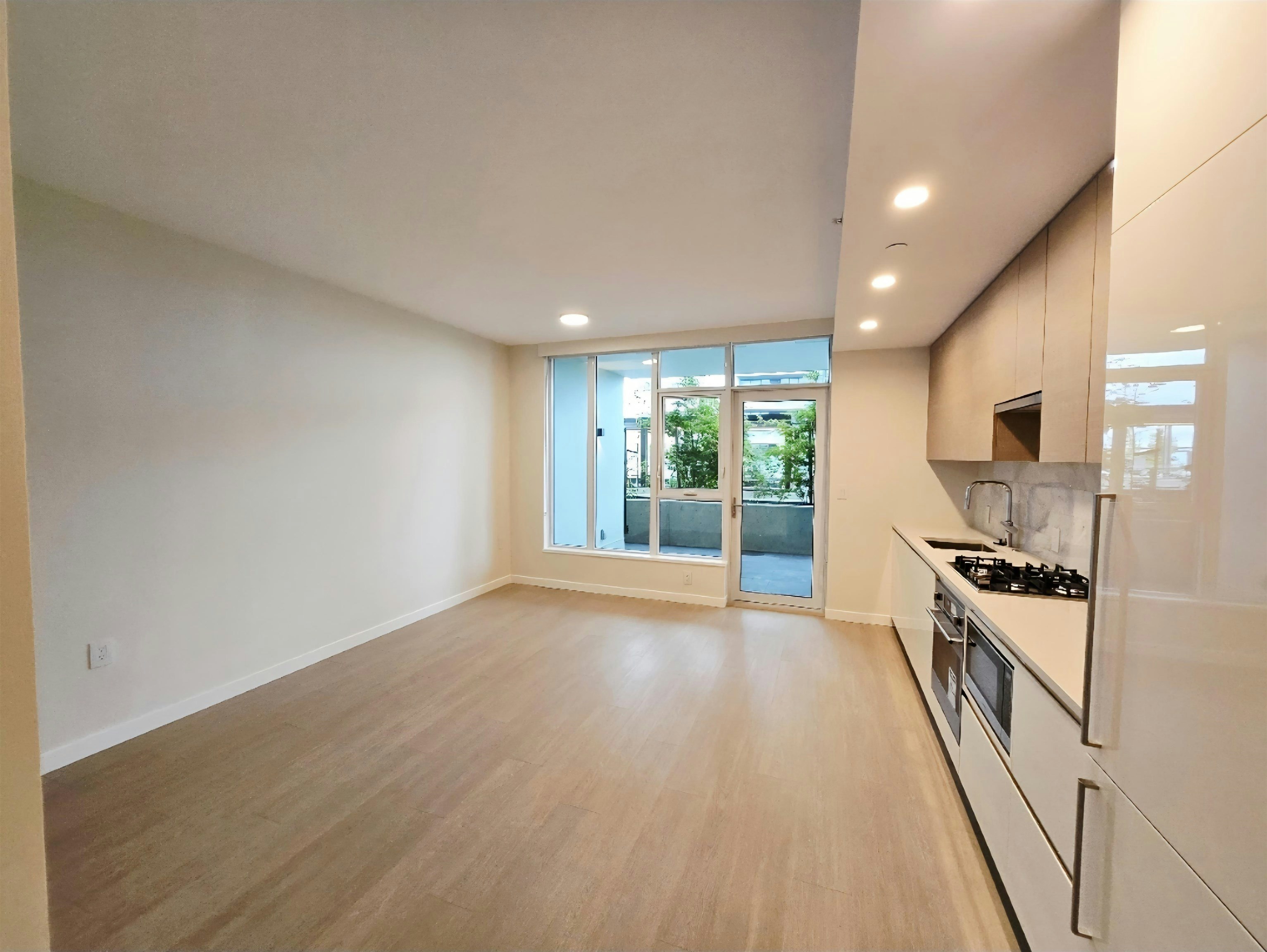 603-4168 Lougheed Hwy, Burnaby, BC, V5C 0N9 - 3