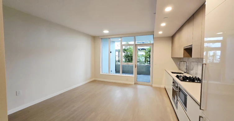 603-4168 Lougheed Hwy, Burnaby, BC, V5C 0N9 - 3