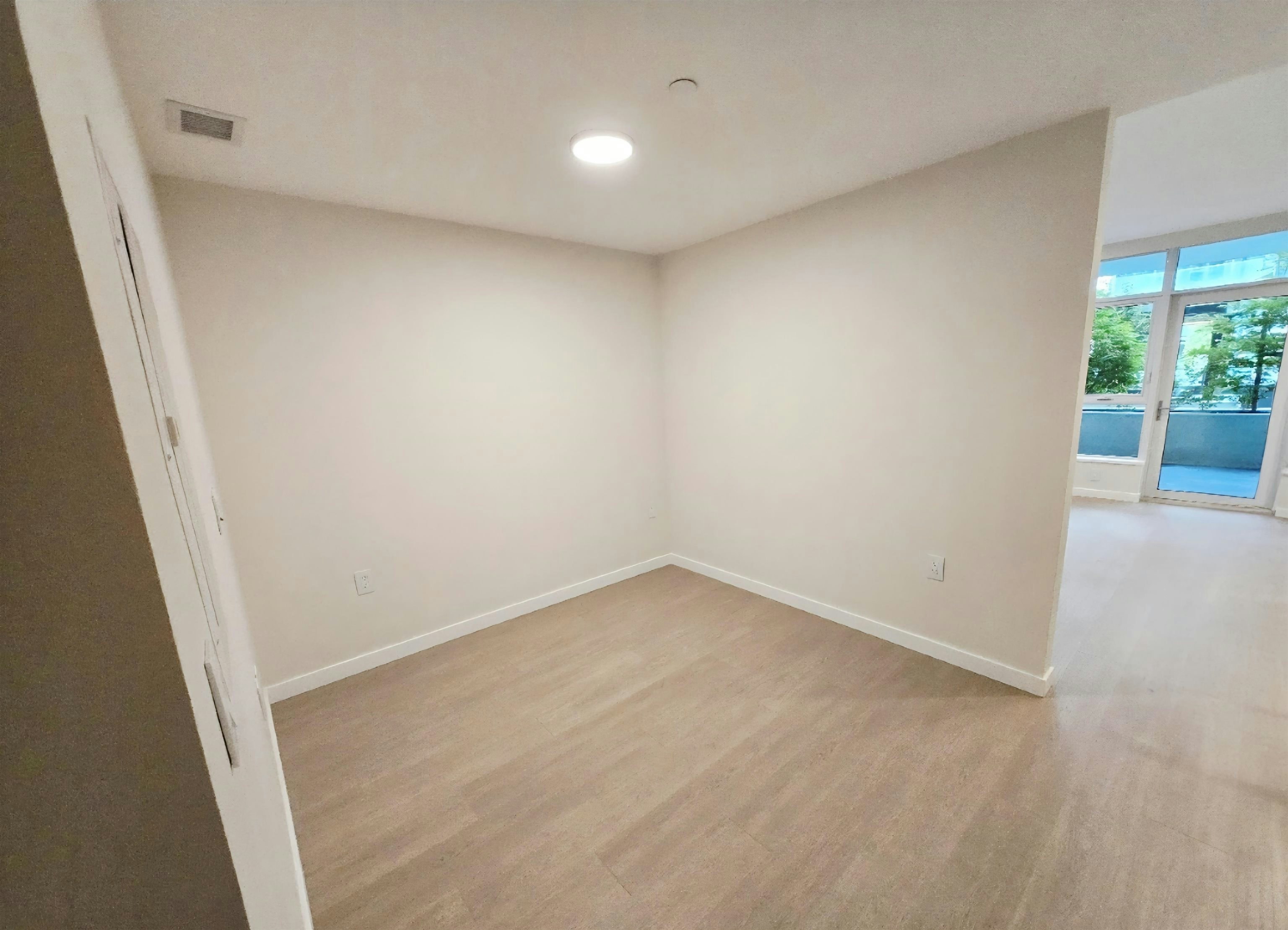 603-4168 Lougheed Hwy, Burnaby, BC, V5C 0N9 - 4