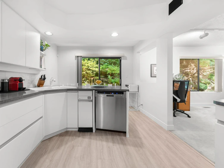 826 Frederick Road, North Vancouver, BC, V7K 2Y3 - 11