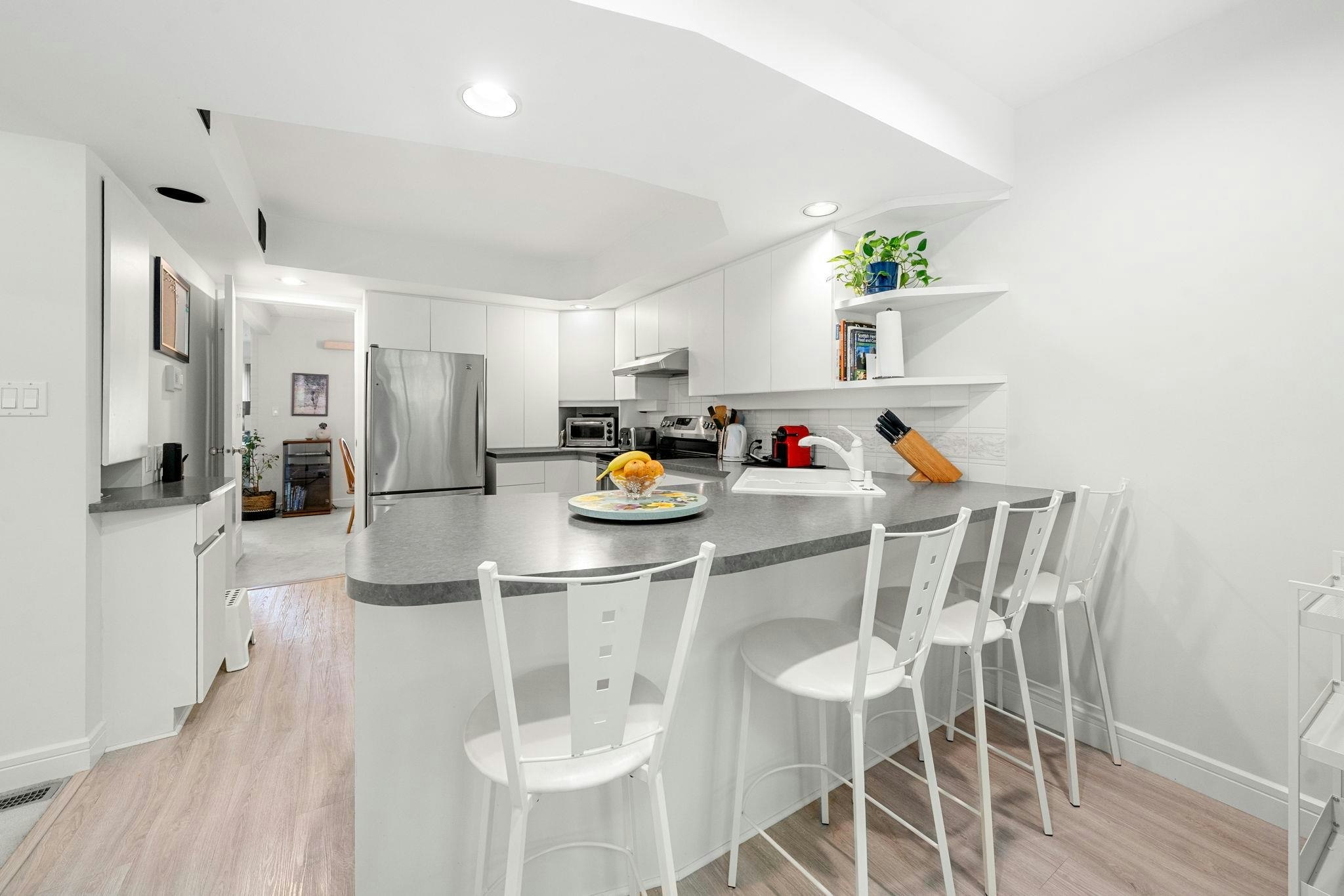 826 Frederick Road, North Vancouver, BC, V7K 2Y3 - 12