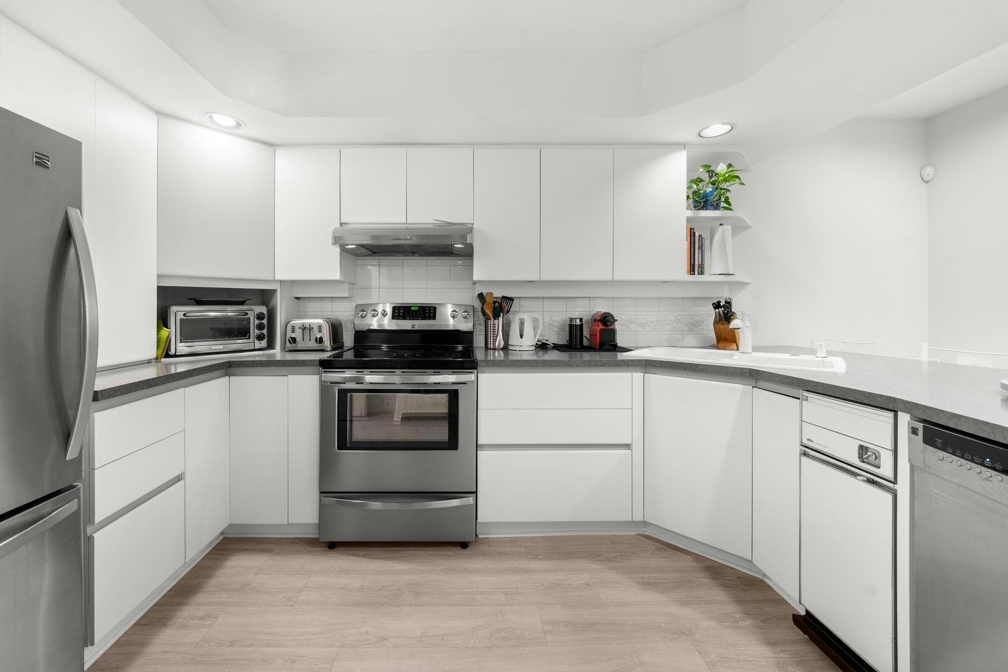 826 Frederick Road, North Vancouver, BC, V7K 2Y3 - 10