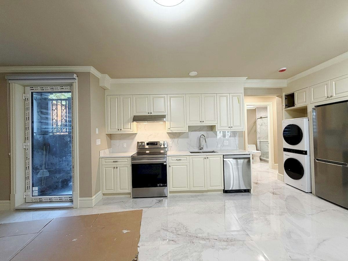 2-38xx W 36th Avenue, Vancouver, BC, V6N 2S5 - 2