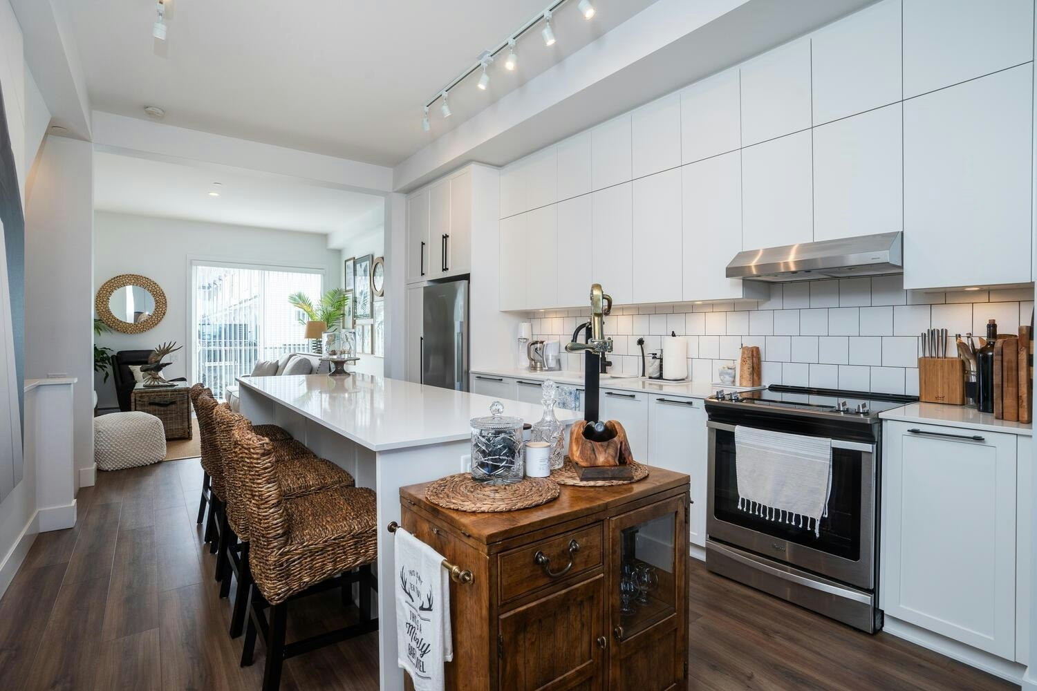 3-4716 Orca Way - 5