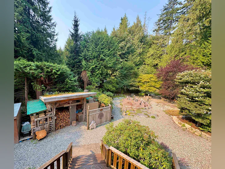 1549 Park Avenue, Roberts Creek, BC, V0N 2W2 - 29