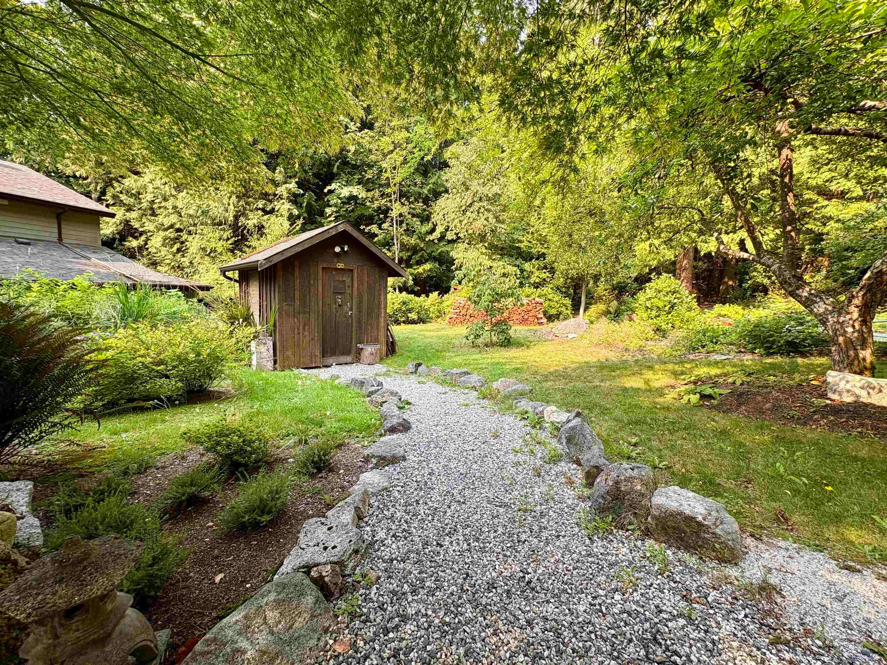 1549 Park Avenue, Roberts Creek, BC, V0N 2W2 - 36