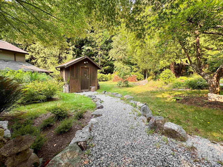 1549 Park Avenue, Roberts Creek, BC, V0N 2W2 - 36