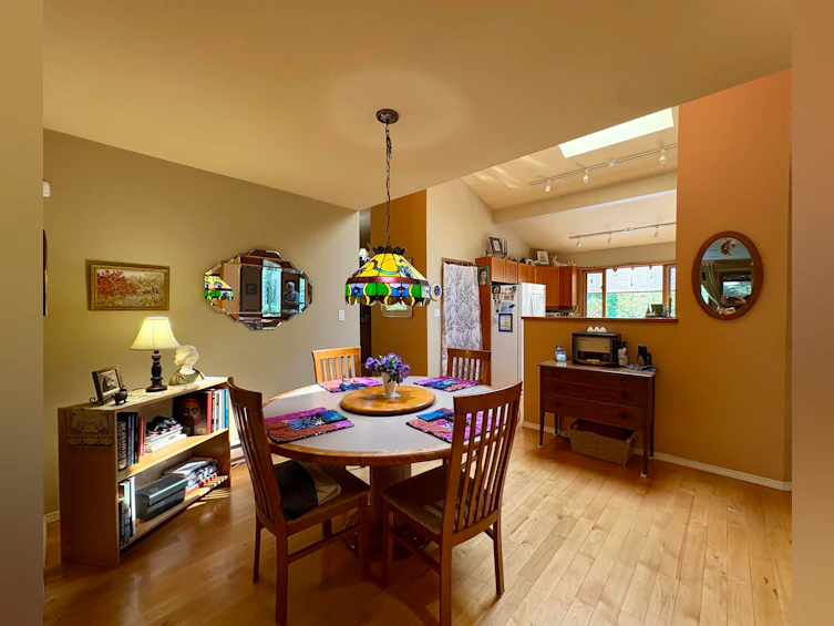 1549 Park Avenue, Roberts Creek, BC, V0N 2W2 - 8