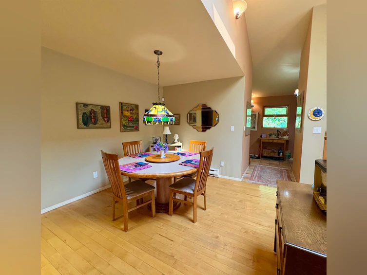 1549 Park Avenue, Roberts Creek, BC, V0N 2W2 - 9
