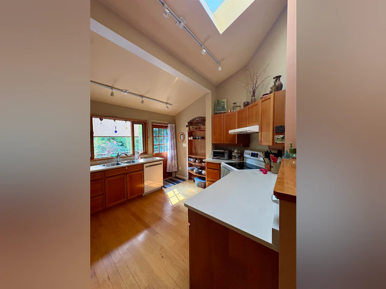 1549 Park Avenue, Roberts Creek, BC, V0N 2W2 - 7