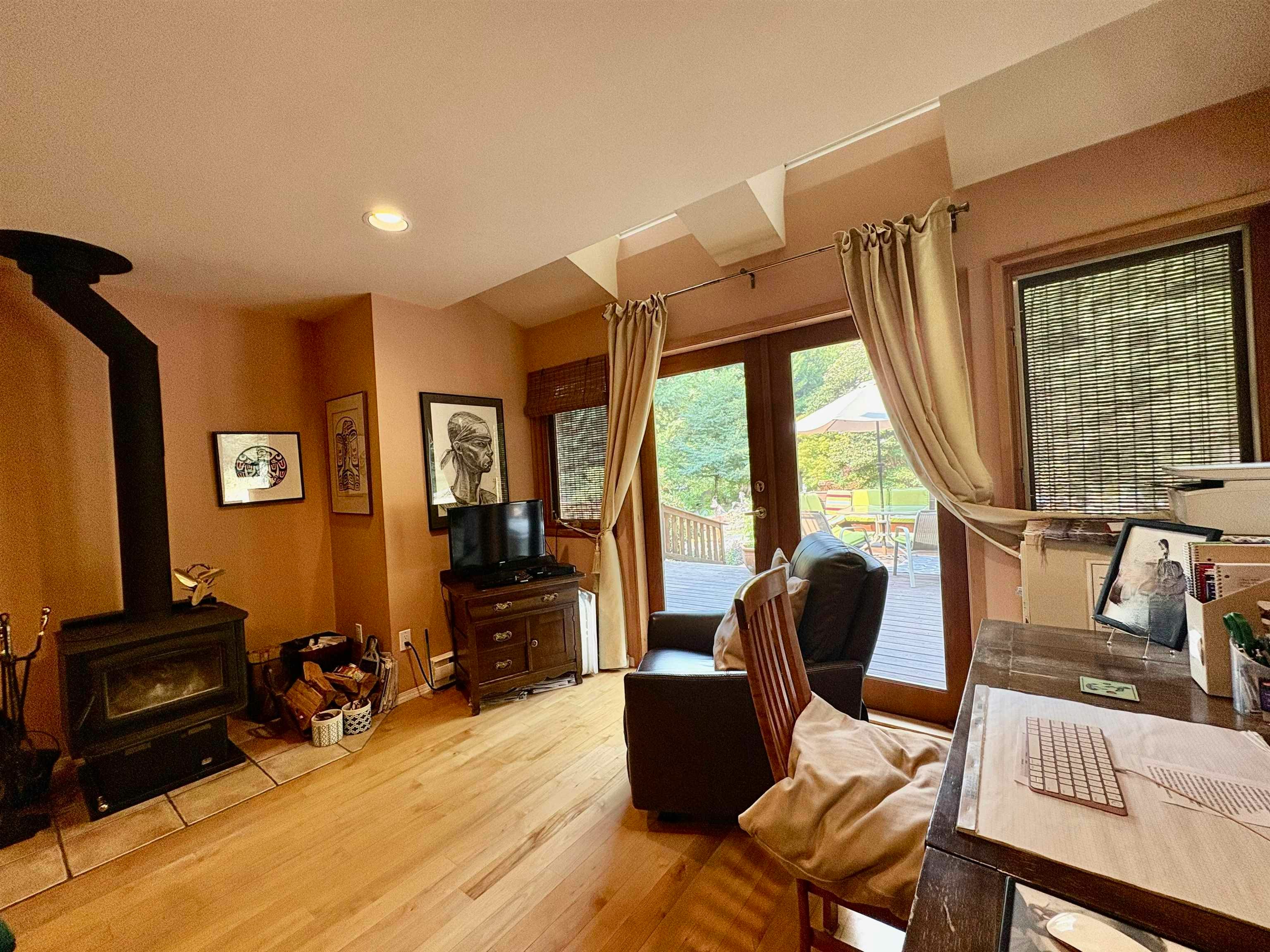 1549 Park Avenue, Roberts Creek, BC, V0N 2W2 - 12