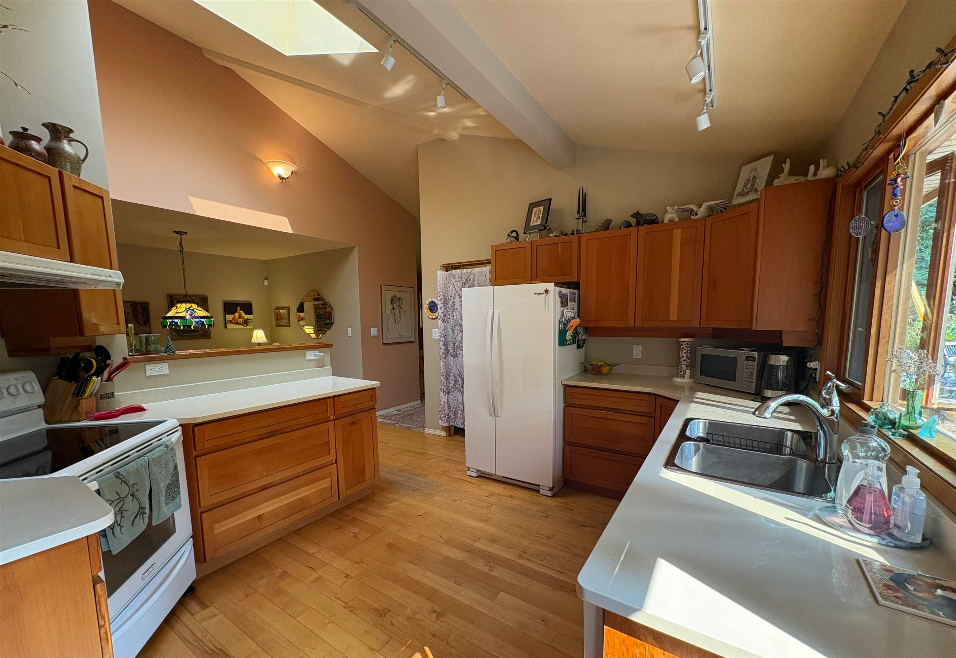 1549 Park Avenue, Roberts Creek, BC, V0N 2W2 - 6