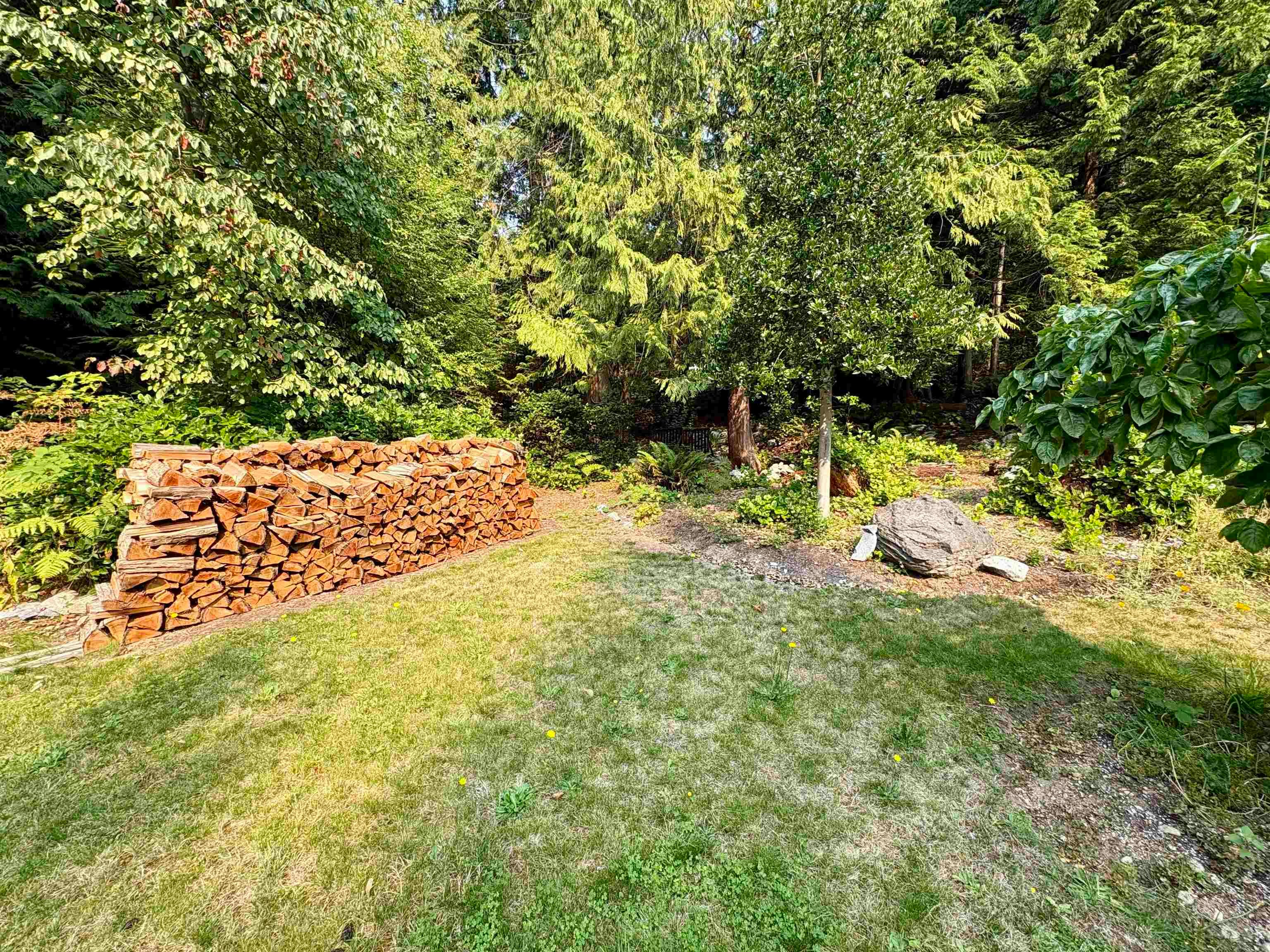 1549 Park Avenue, Roberts Creek, BC, V0N 2W2 - 35