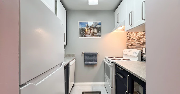 213-8540 Citation Drive, Richmond, BC, V6Y 3A3 - 8