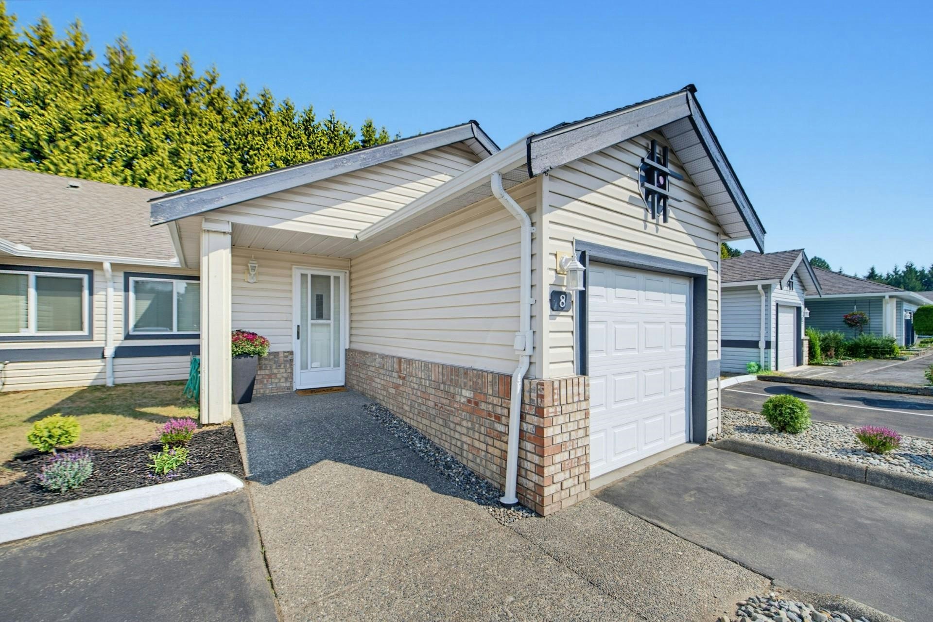 8-5550 Langley By-pass, Langley, BC, V3A 7Z3