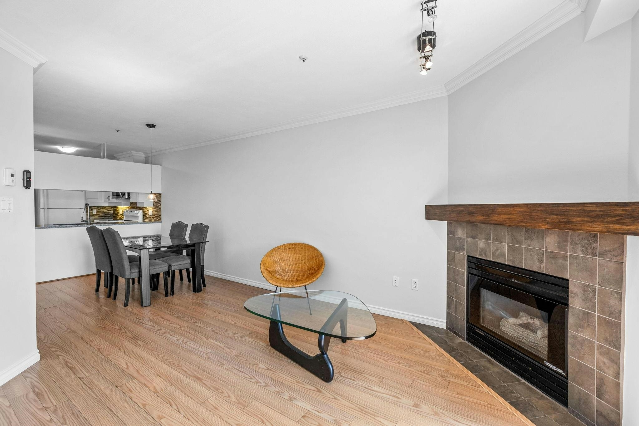 103-1035 Auckland Street, New Westminster, BC, V3M 1K9 - 12