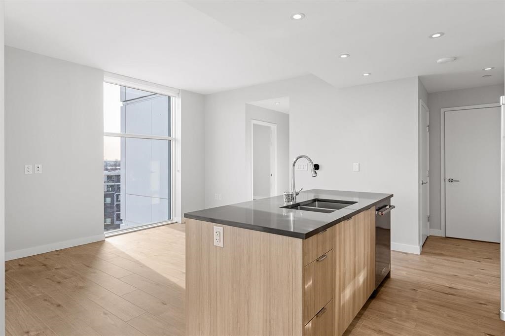 210X-3430 E Kent South Avenue, Vancouver, BC, V5S 0G7 - 4