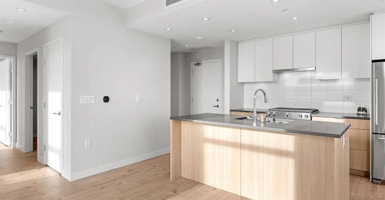 210X-3430 E Kent South Avenue, Vancouver, BC, V5S 0G7 - 2