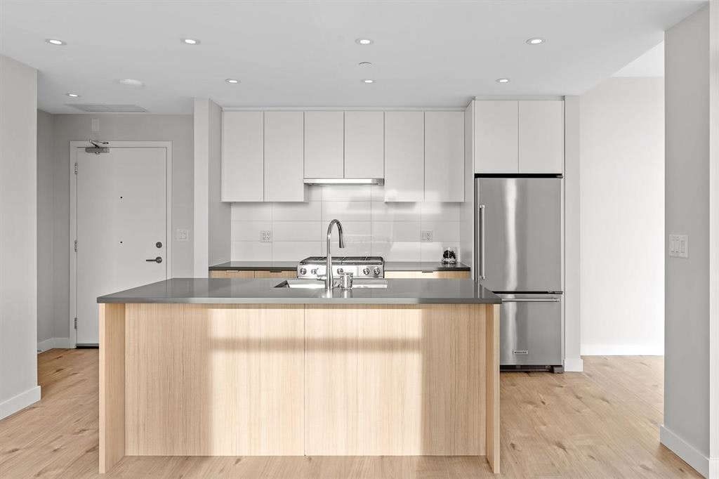 210X-3430 E Kent South Avenue, Vancouver, BC, V5S 0G7