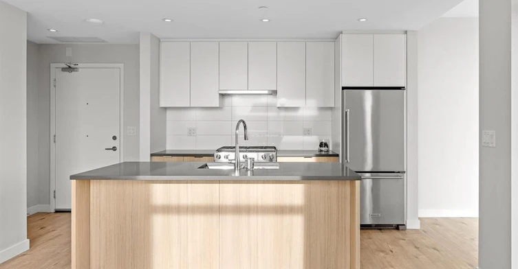 210X-3430 E Kent South Avenue, Vancouver, BC, V5S 0G7