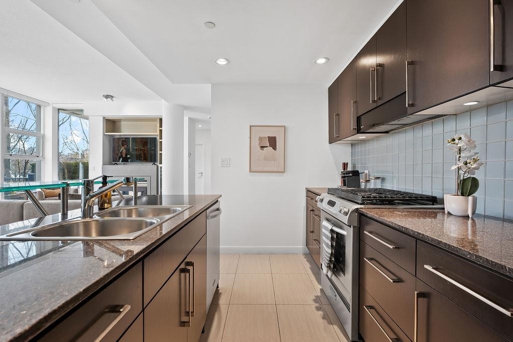 TH105-638 Beach Crescent, Vancouver, BC, V6Z 3H6 - 17