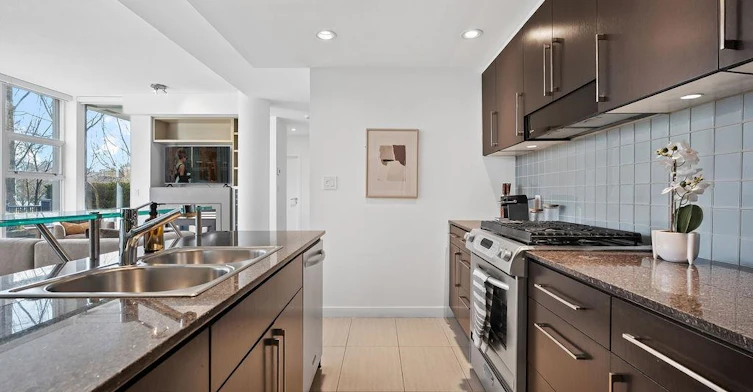 TH105-638 Beach Crescent, Vancouver, BC, V6Z 3H6 - 17