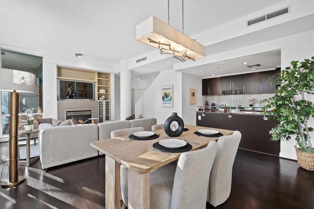TH105-638 Beach Crescent, Vancouver, BC, V6Z 3H6 - 10