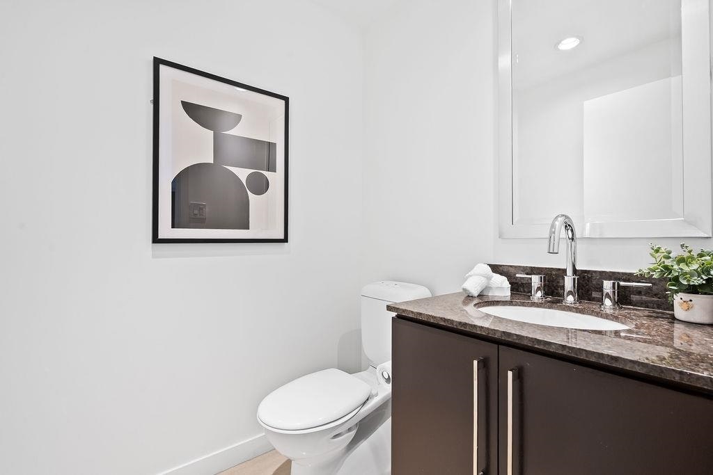 TH105-638 Beach Crescent, Vancouver, BC, V6Z 3H6 - 32