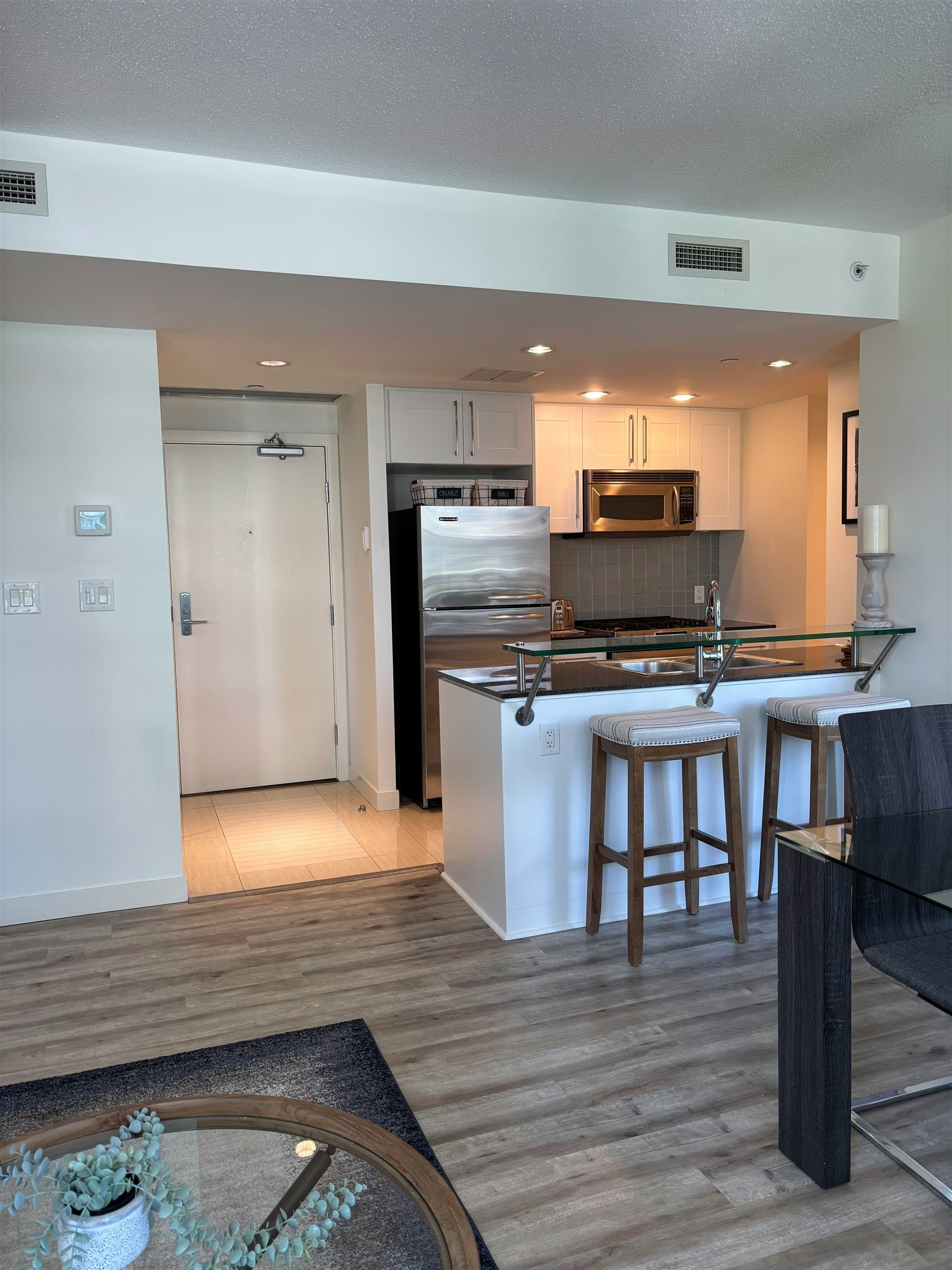 906-633 Kinghorne Mews, Vancouver, BC, V6Z 3A9 - 3