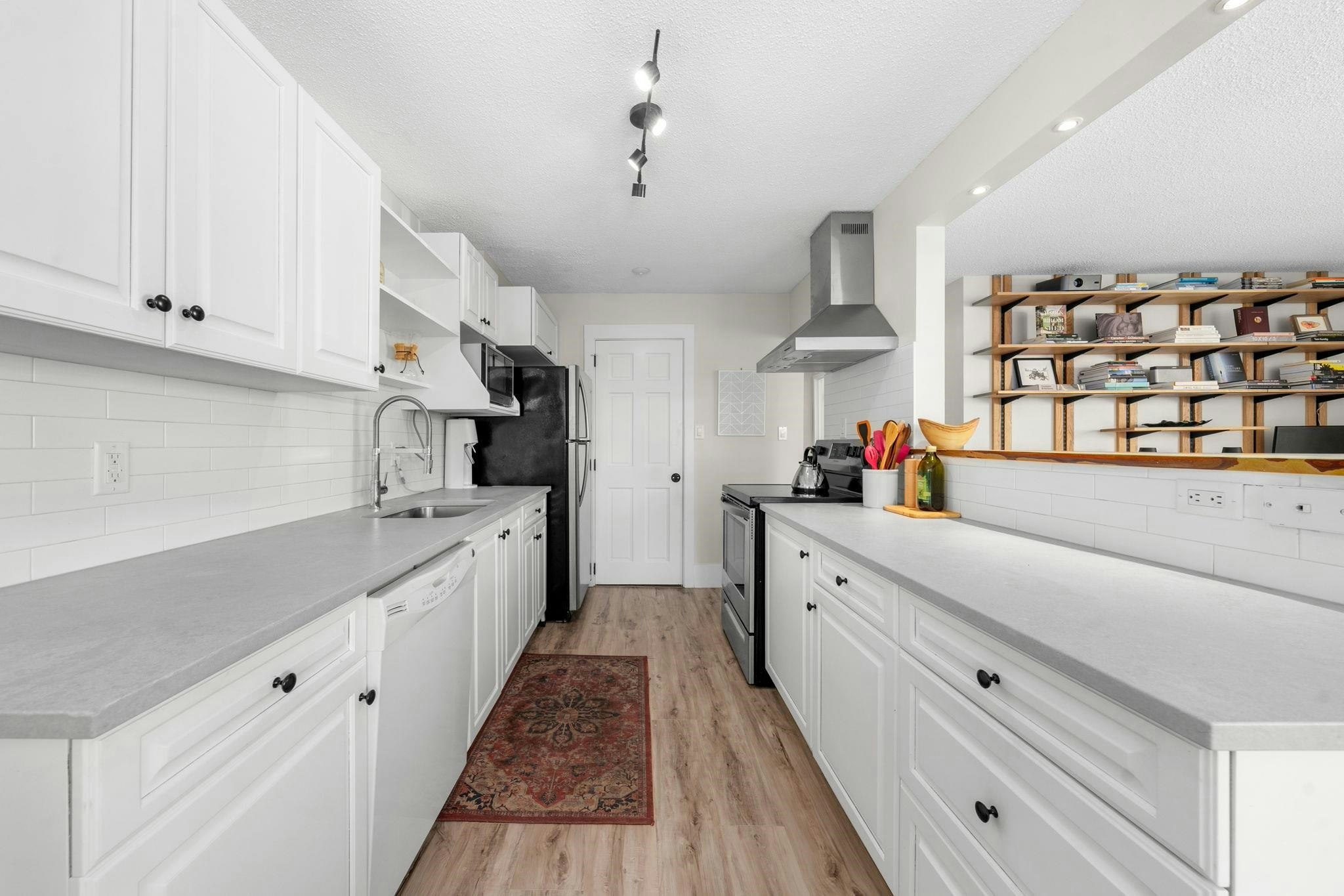 202-1610 Chesterfield Avenue, North Vancouver, BC, V7M 2N7 - 7