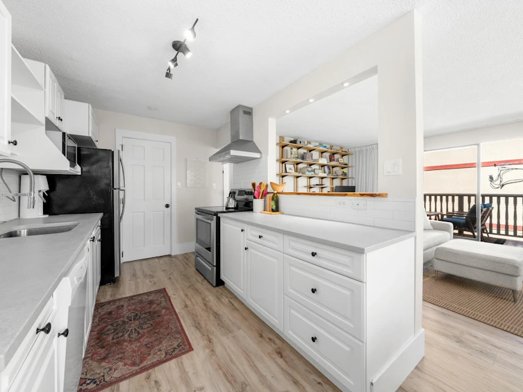 202-1610 Chesterfield Avenue, North Vancouver, BC, V7M 2N7 - 8