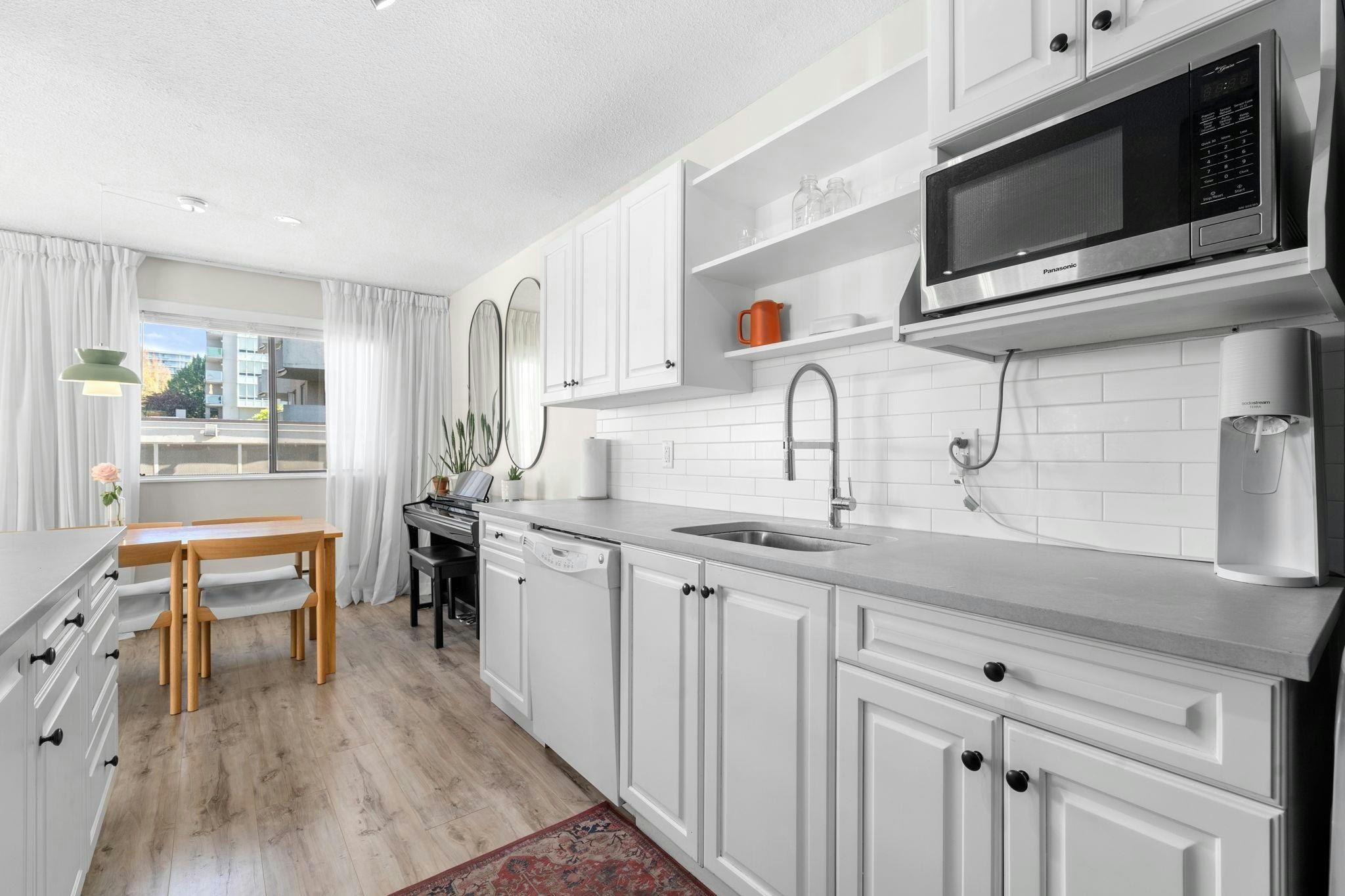 202-1610 Chesterfield Avenue, North Vancouver, BC, V7M 2N7 - 11