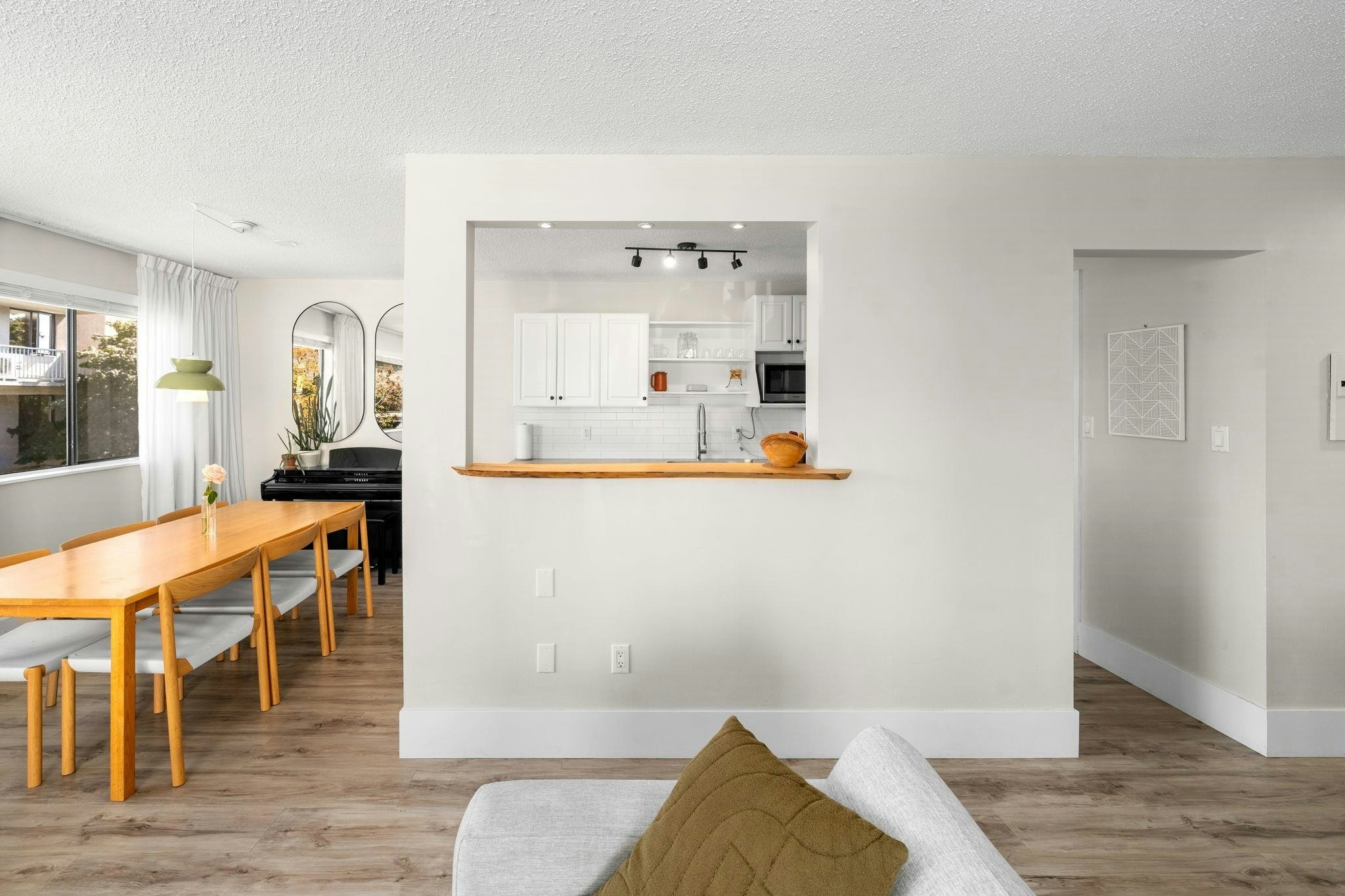 202-1610 Chesterfield Avenue, North Vancouver, BC, V7M 2N7 - 12