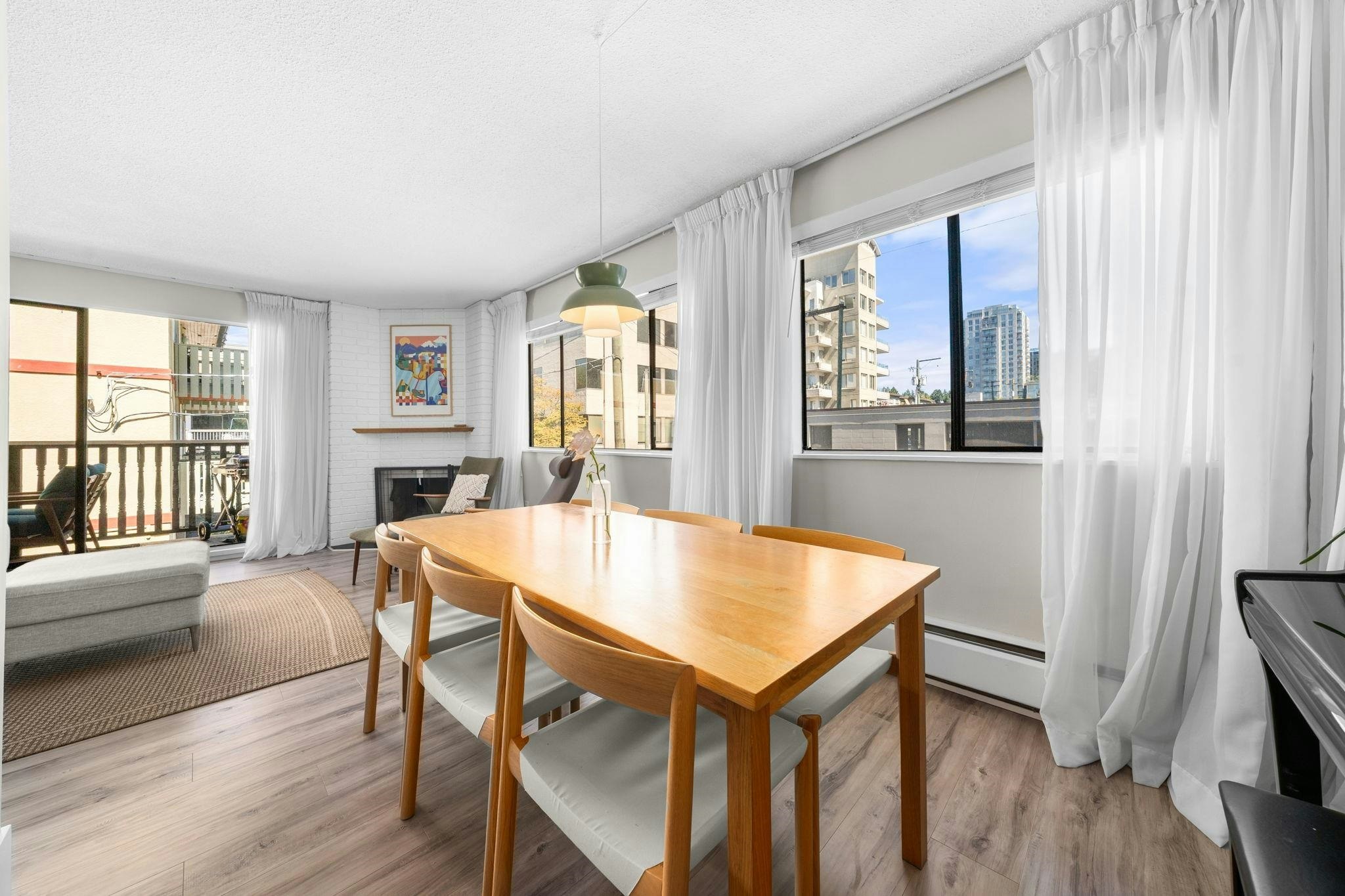 202-1610 Chesterfield Avenue, North Vancouver, BC, V7M 2N7 - 6