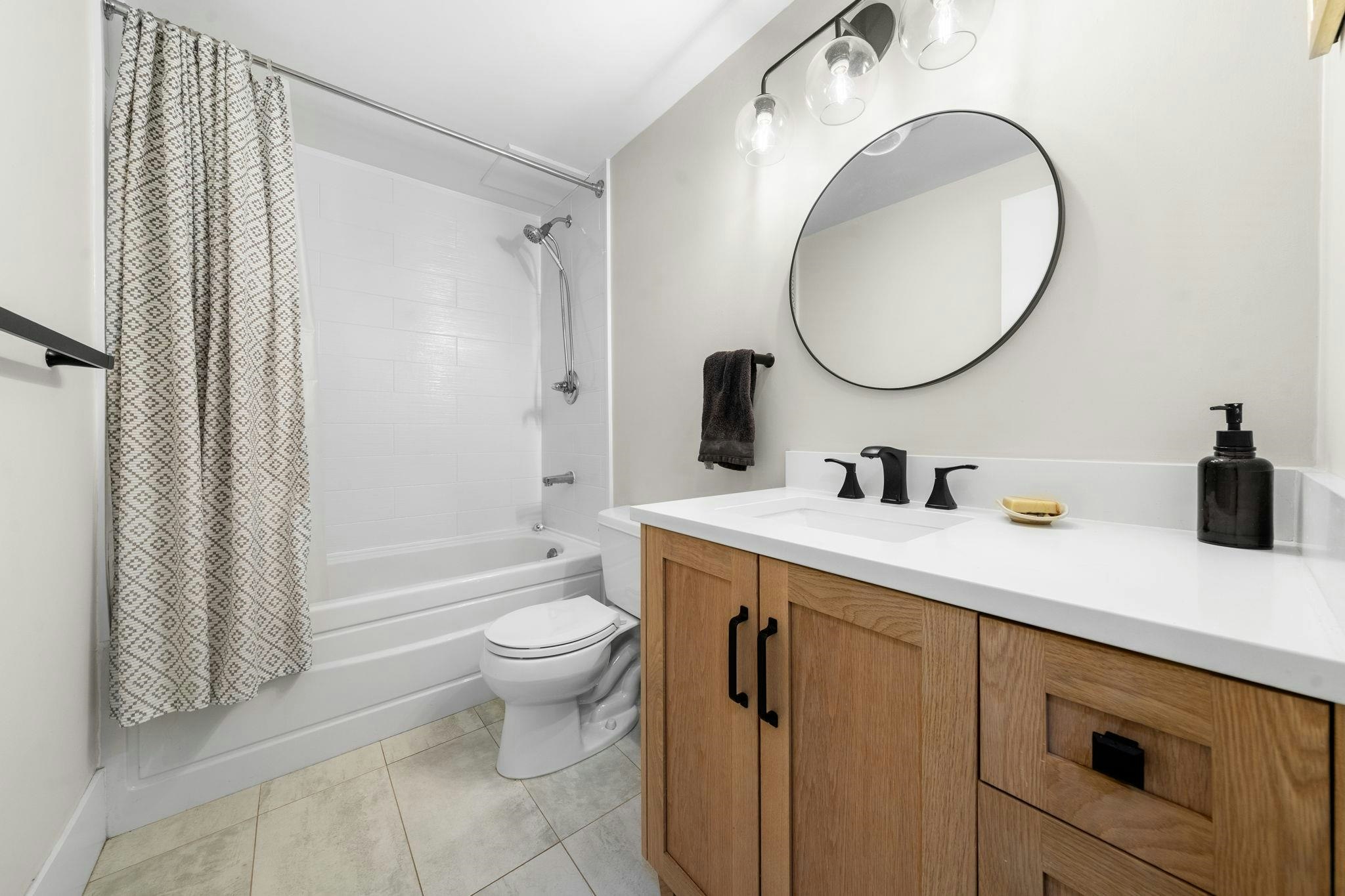 202-1610 Chesterfield Avenue, North Vancouver, BC, V7M 2N7 - 22