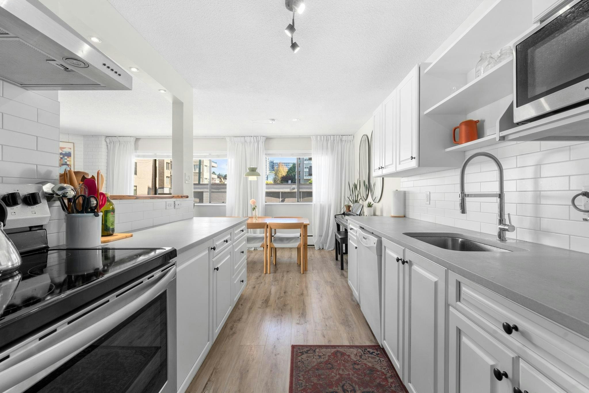 202-1610 Chesterfield Avenue, North Vancouver, BC, V7M 2N7 - 9