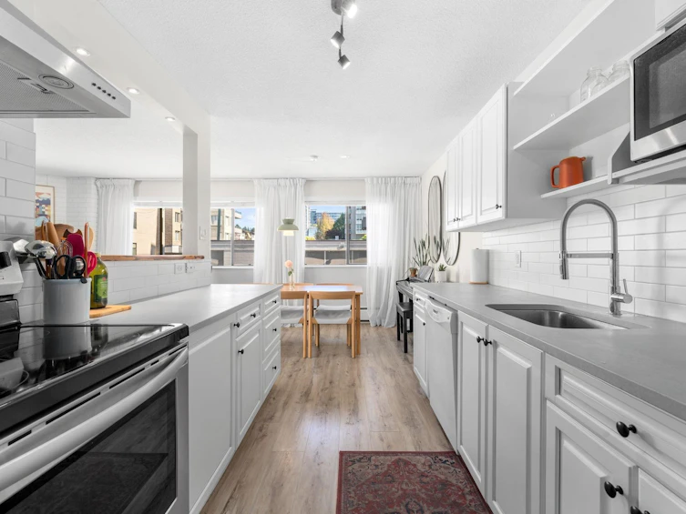202-1610 Chesterfield Avenue, North Vancouver, BC, V7M 2N7 - 9