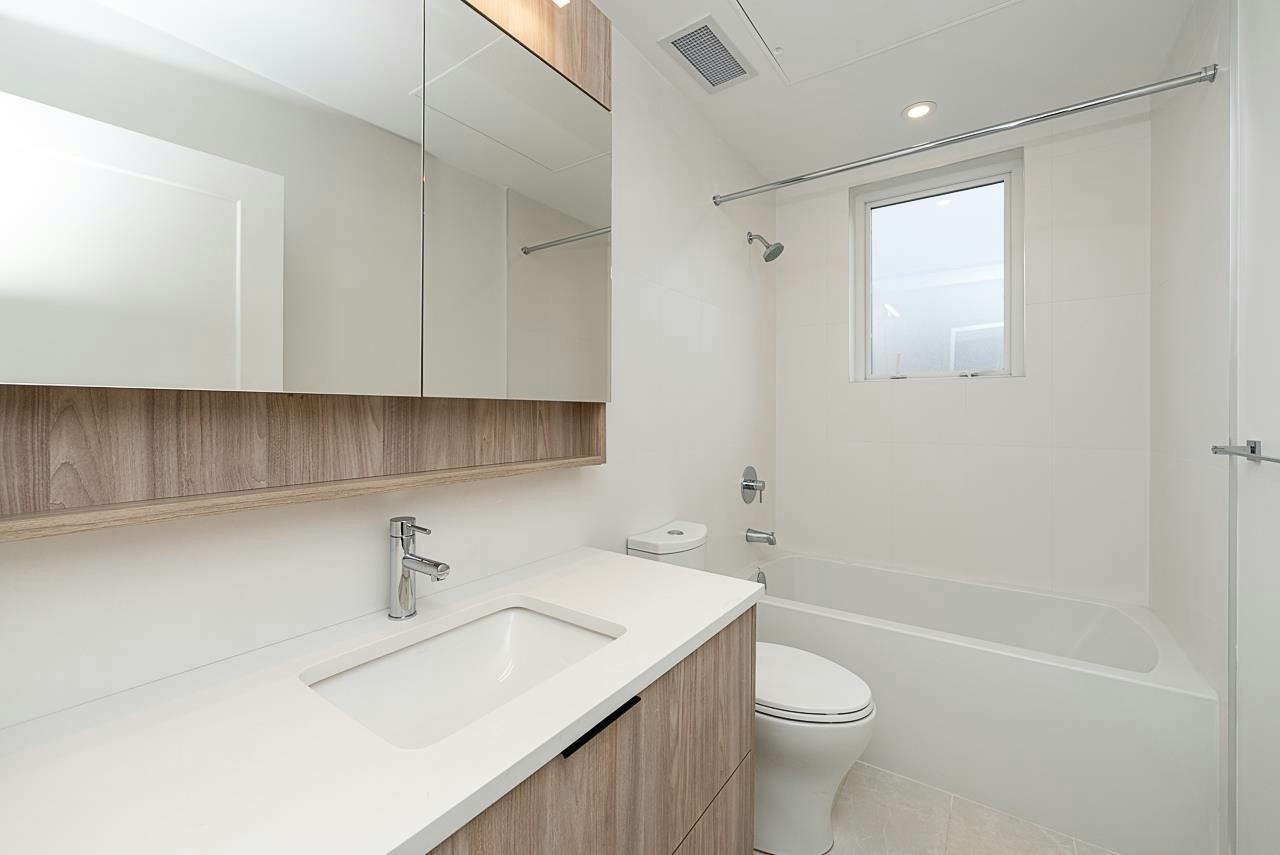 207-7161 17th Avenue, Burnaby, BC, V3N 0K1 - 33