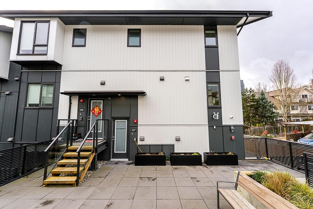 207-7161 17th Avenue - 4