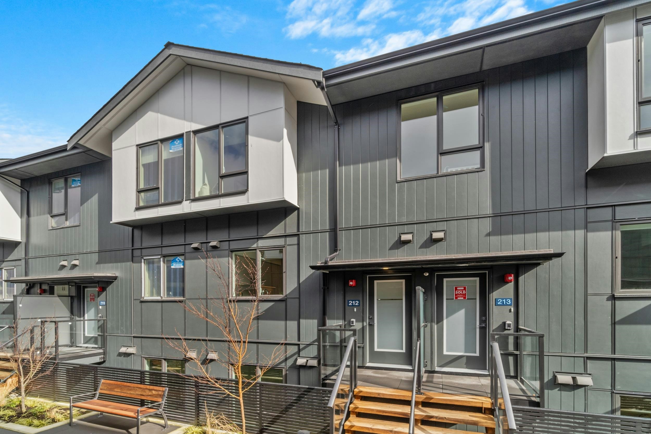 210-7161 17th Avenue, Burnaby, BC, V3N 0K1
