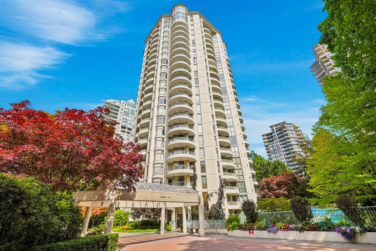 2201-6188 Patterson Avenue, Burnaby, BC, V5H 2N1