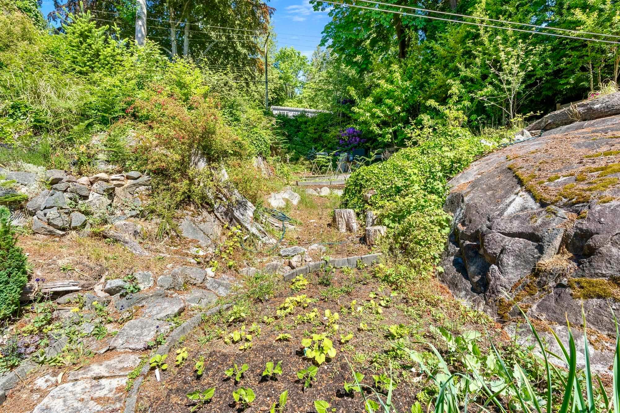 4704 Dogwood Lane, West Vancouver, BC, V7W 1J1 - 17