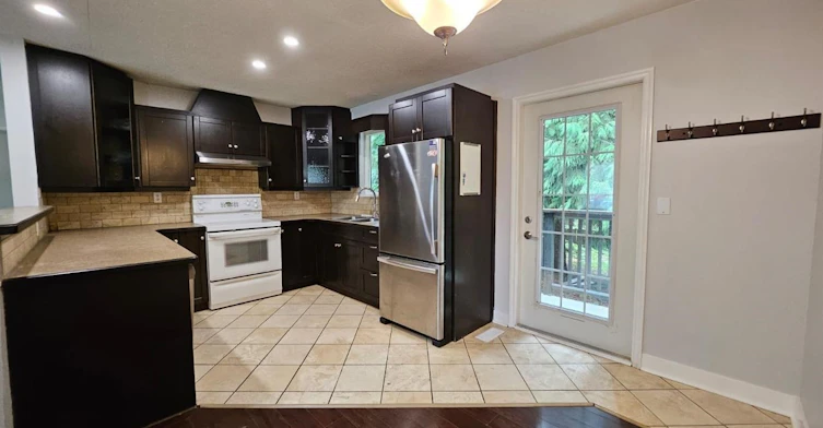 15118 91a Street, Surrey, BC, V3R 6X1 - 6